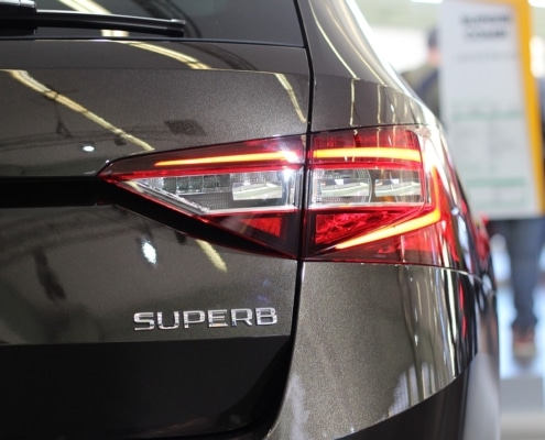 Figyeljunk a Skoda Superb kormanymu hibajeleire - epsoptimum.hu